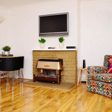 33Sm Dreams Unlimited Serviced Accommodation- Staines - Heathrow Stanwell Buitenkant foto