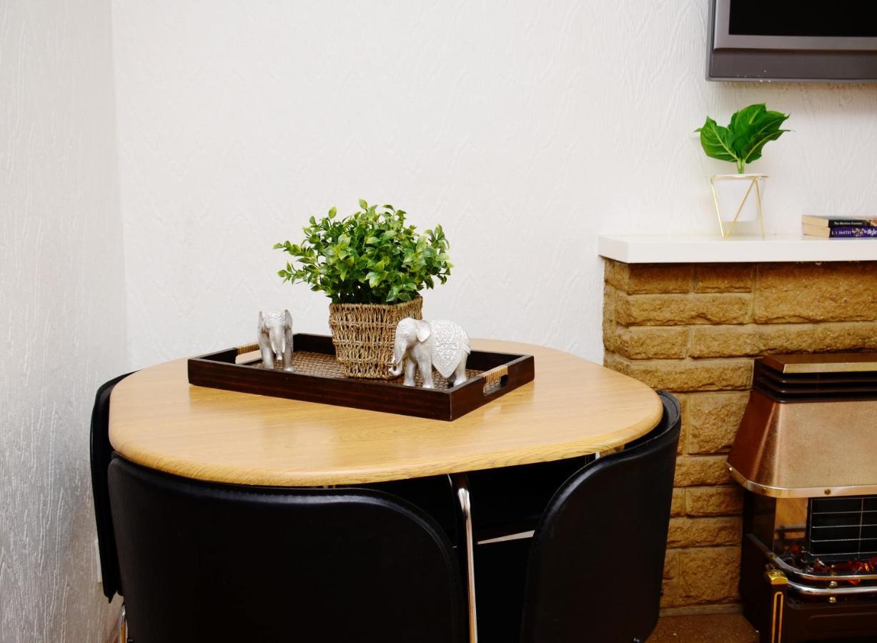 33Sm Dreams Unlimited Serviced Accommodation- Staines - Heathrow Stanwell Buitenkant foto