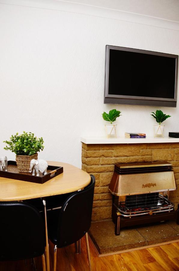 33Sm Dreams Unlimited Serviced Accommodation- Staines - Heathrow Stanwell Buitenkant foto