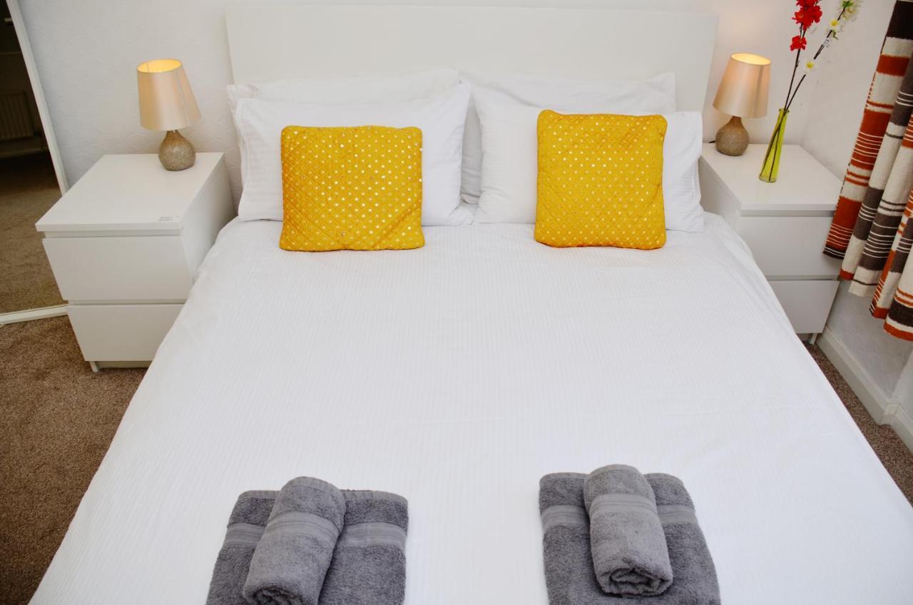 33Sm Dreams Unlimited Serviced Accommodation- Staines - Heathrow Stanwell Buitenkant foto