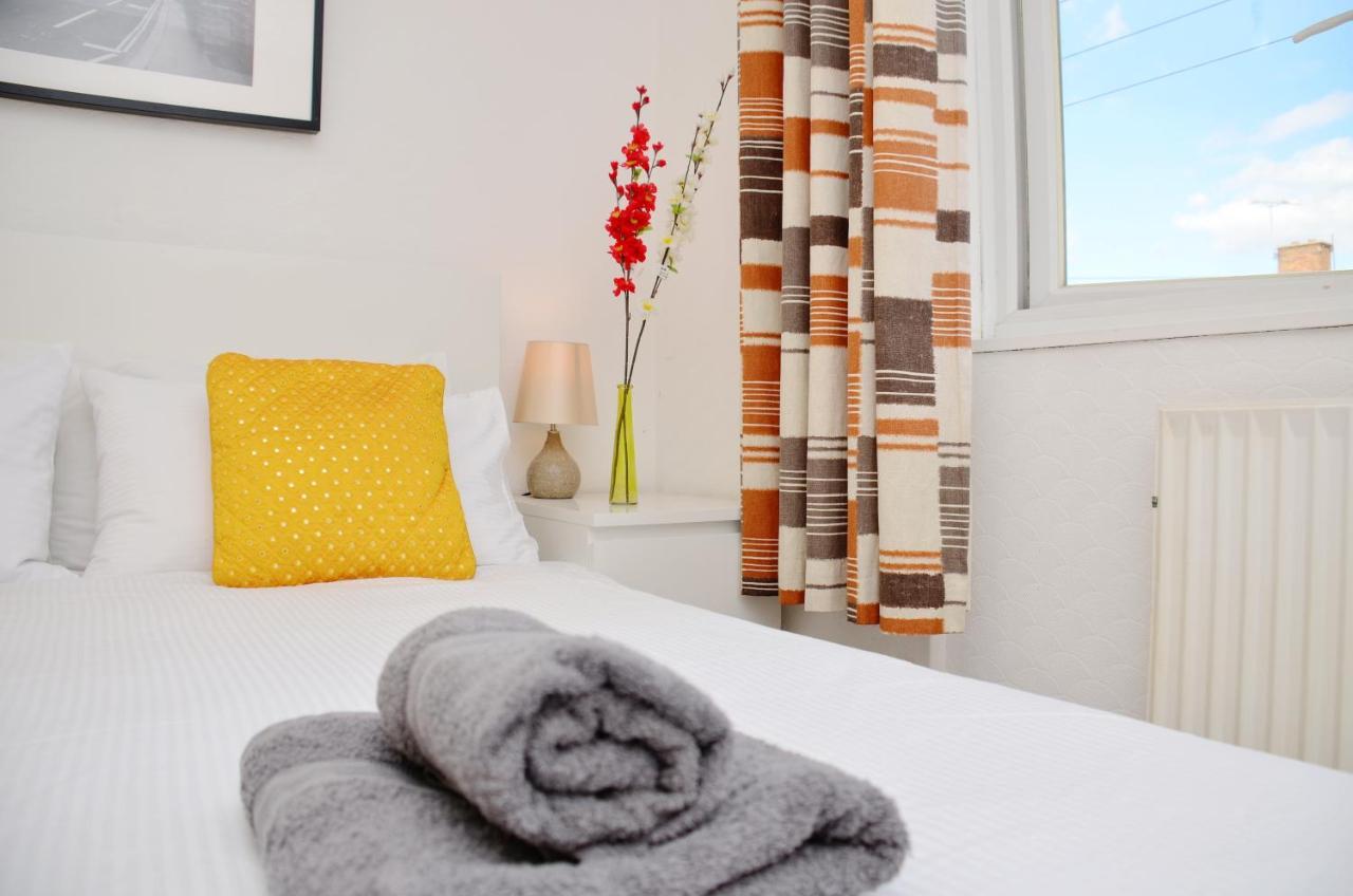 33Sm Dreams Unlimited Serviced Accommodation- Staines - Heathrow Stanwell Buitenkant foto