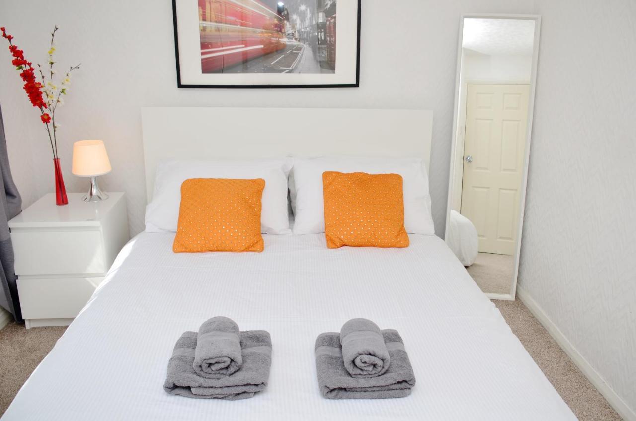33Sm Dreams Unlimited Serviced Accommodation- Staines - Heathrow Stanwell Buitenkant foto