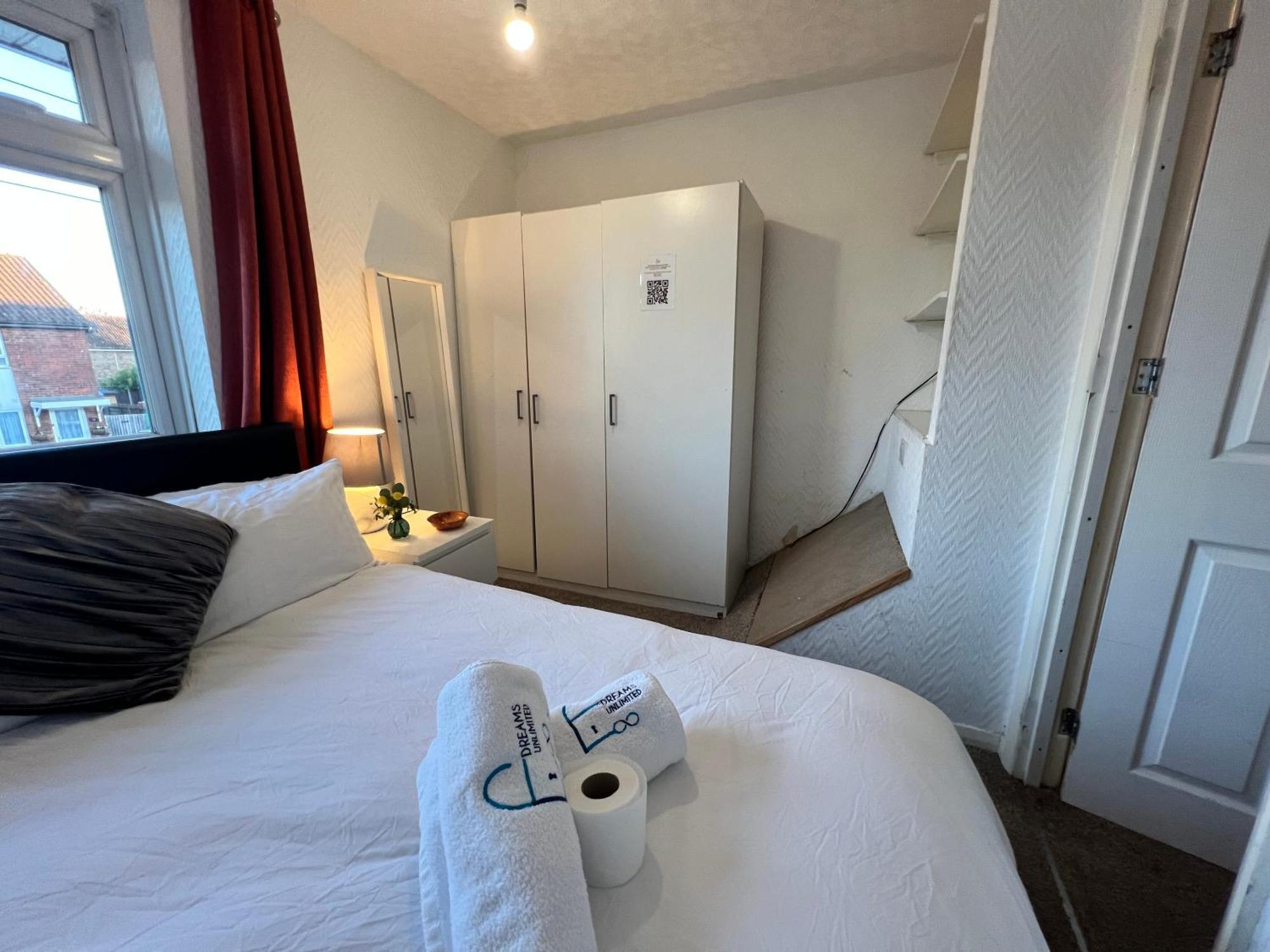 33Sm Dreams Unlimited Serviced Accommodation- Staines - Heathrow Stanwell Buitenkant foto