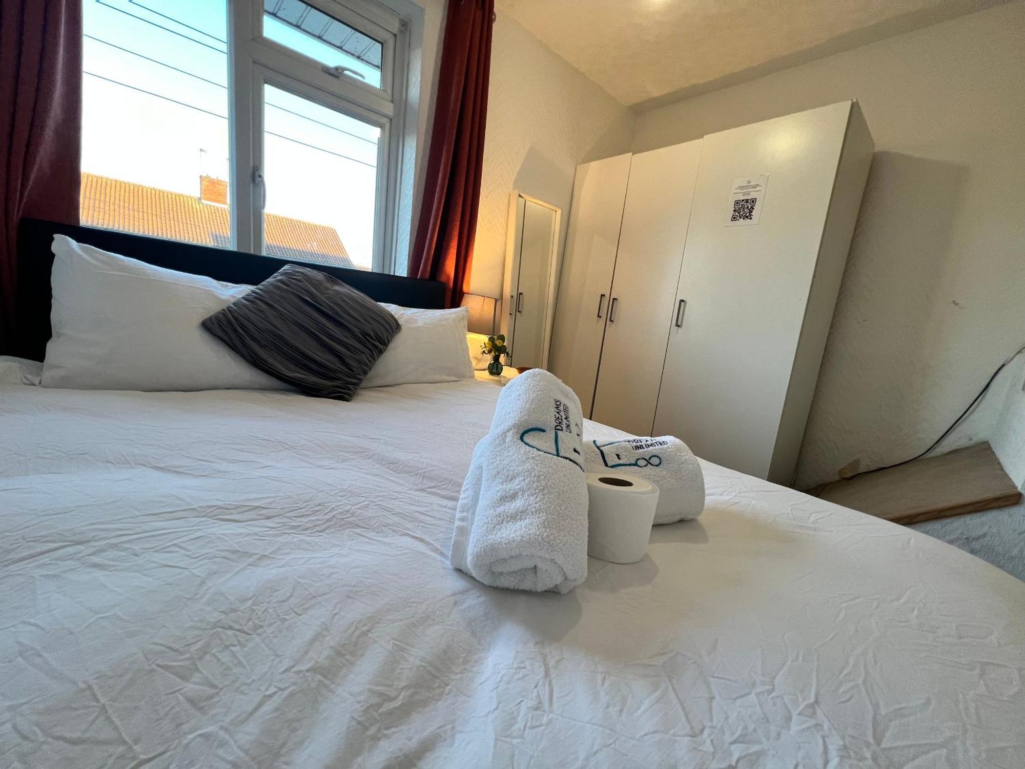 33Sm Dreams Unlimited Serviced Accommodation- Staines - Heathrow Stanwell Buitenkant foto